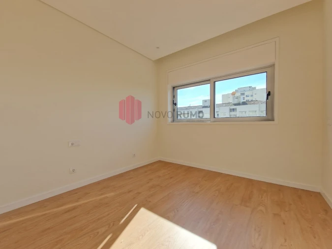 Apartamento T4 para Arrendamento em Cedofeita, Santo Ildefonso, Sé, Miragaia, São Nicolau e Vitória Foto 15