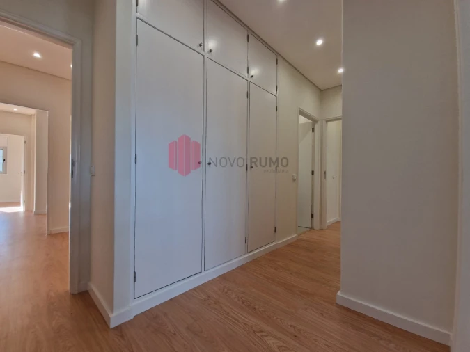 Apartamento T4 para Arrendamento em Cedofeita, Santo Ildefonso, Sé, Miragaia, São Nicolau e Vitória Foto 20