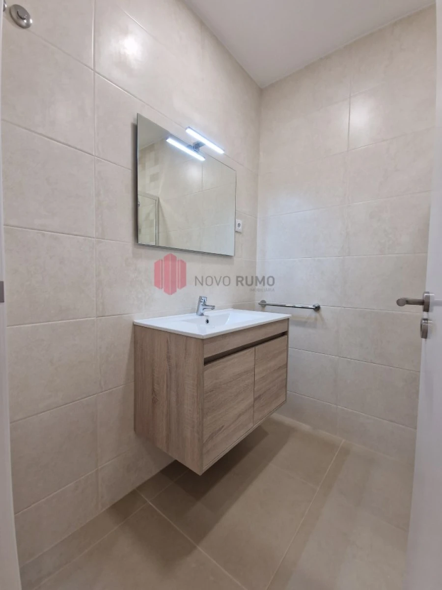 Apartamento T4 para Arrendamento em Cedofeita, Santo Ildefonso, Sé, Miragaia, São Nicolau e Vitória Foto 23