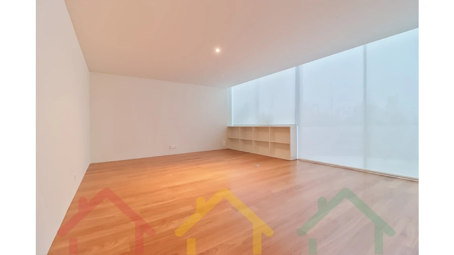 Apartamento T4 para Venda em Bonfim Foto 8