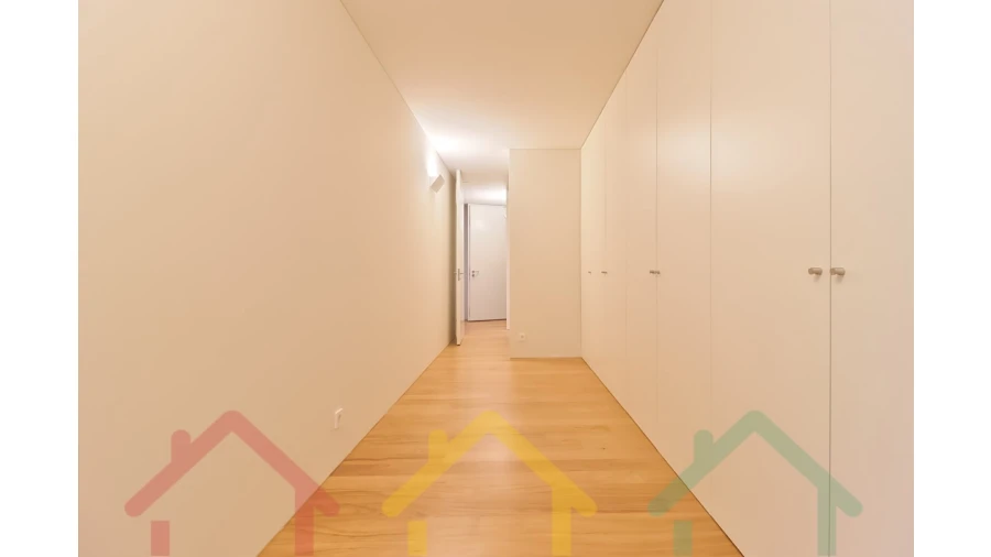 Apartamento T4 para Venda em Bonfim Foto 9