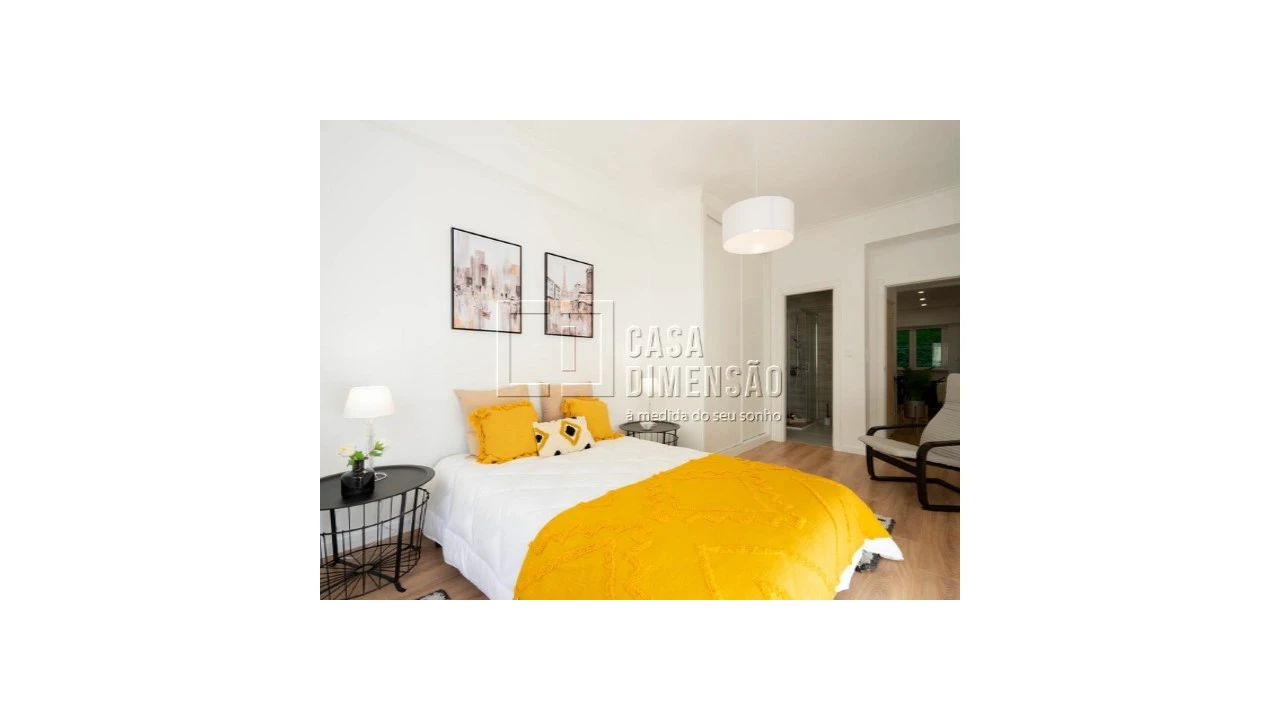 Apartamento T2 para Venda em Benfica Foto 1