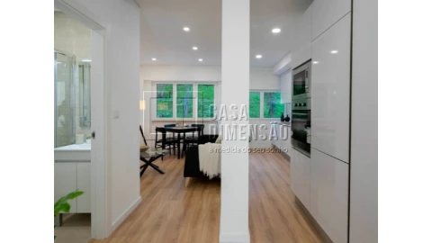 Apartamento T2 para Venda em Benfica