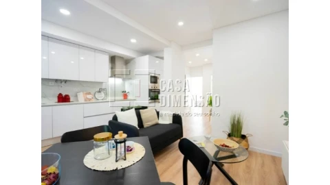 Apartamento T2 para Venda em Benfica