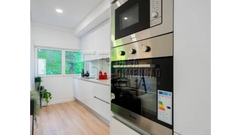 Apartamento T2 para Venda em Benfica