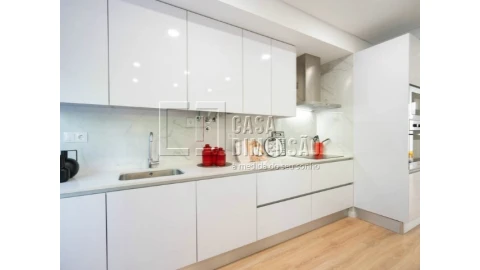 Apartamento T2 para Venda em Benfica