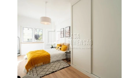 Apartamento T2 para Venda em Benfica