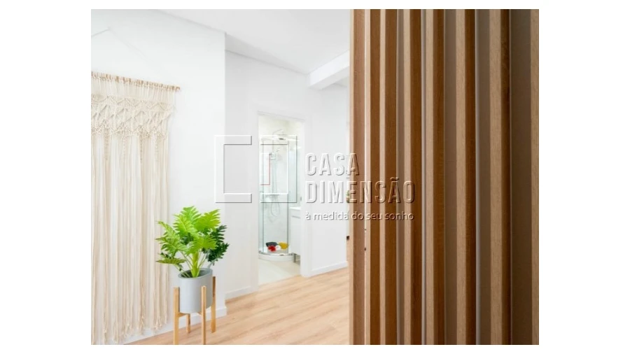Apartamento T2 para Venda em Benfica Foto 3