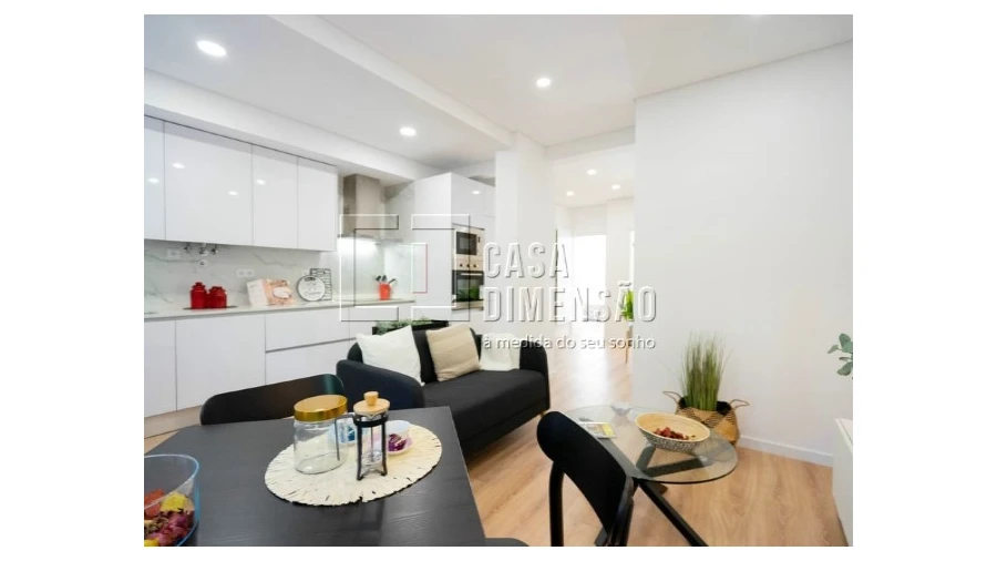 Apartamento T2 para Venda em Benfica Foto 9