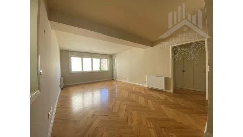 Apartamento T1 para Venda em Cedofeita, Santo Ildefonso, Sé, Miragaia, São Nicolau e Vitória