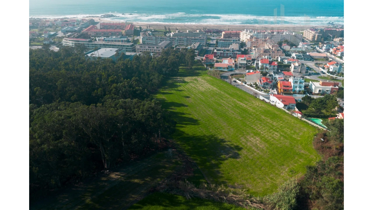 Terreno Misto para Venda em Perafita, Lavra e Santa Cruz do Bispo Foto 1