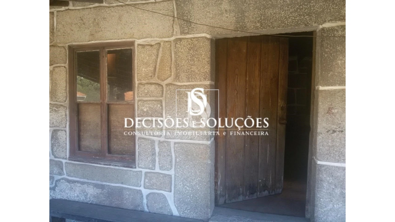 Moradia T5 para Venda em Telões Foto 2