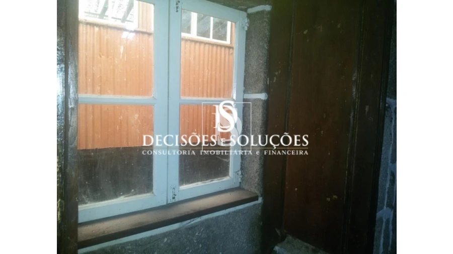 Moradia T5 para Venda em Telões Foto 3