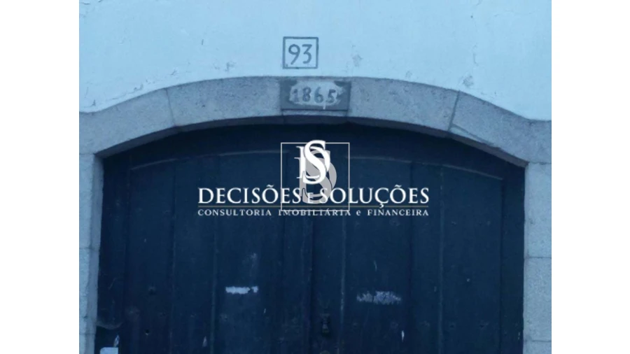 Moradia T5 para Venda em Telões Foto 6