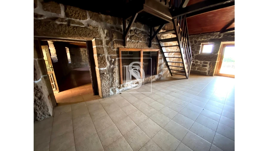 Moradia T5 para Venda em Telões Foto 2