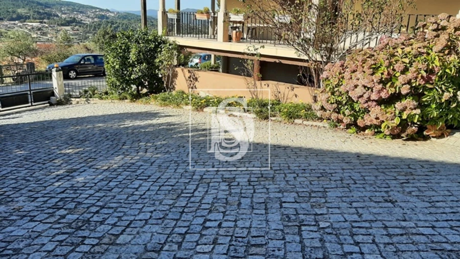 Moradia T10 para Venda em Bornes de Aguiar Foto 18