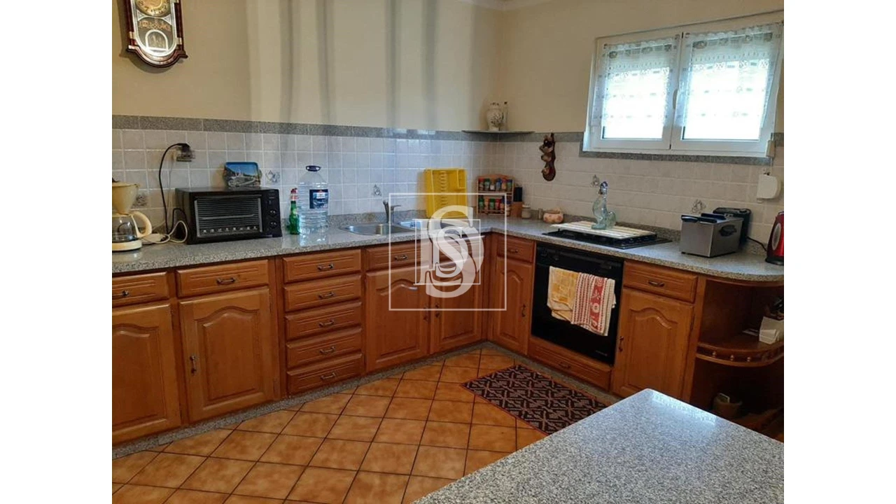 Moradia T6 para Venda em Telões Foto 3