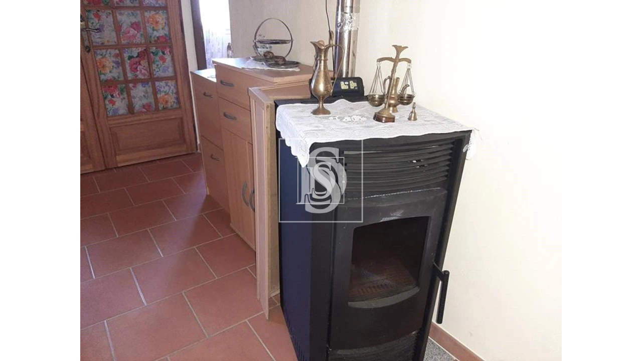 Moradia T6 para Venda em Telões Foto 13