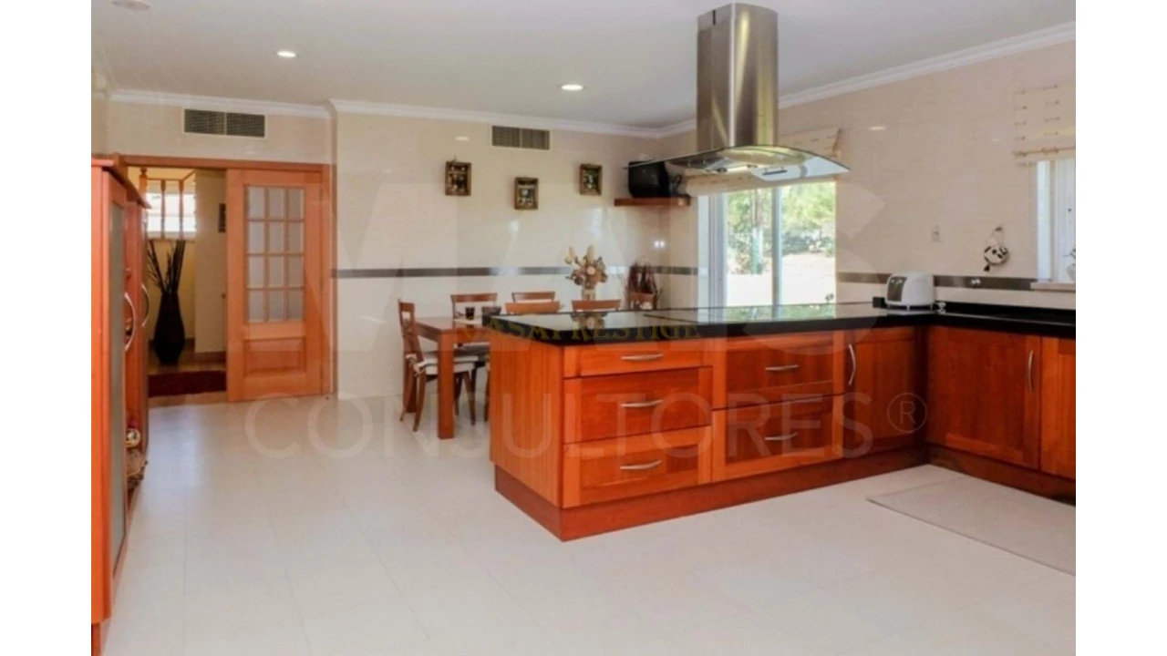 Moradia T5 para Venda em Sesimbra (Castelo) Foto 11