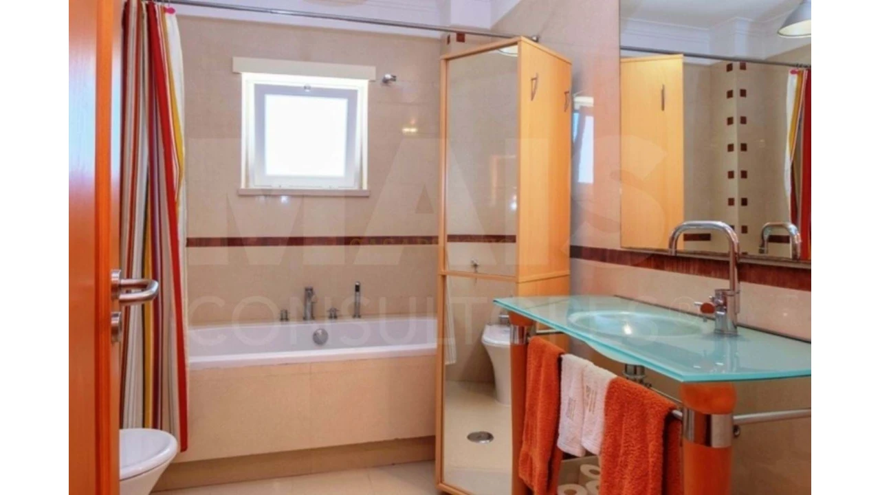 Moradia T5 para Venda em Sesimbra (Castelo) Foto 31