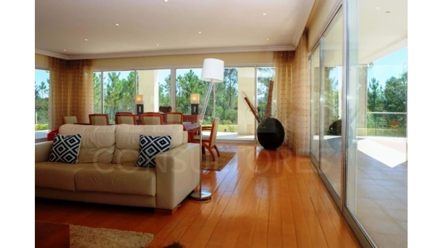 Moradia T5 para Venda em Sesimbra (Castelo) Foto 4