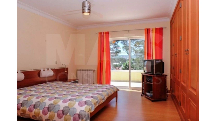 Moradia T5 para Venda em Sesimbra (Castelo) Foto 9