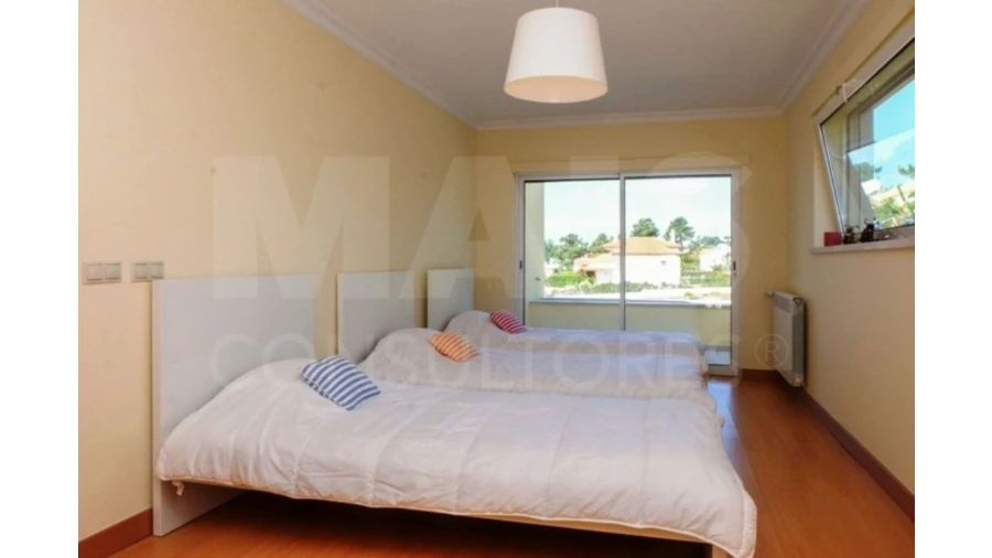 Moradia T5 para Venda em Sesimbra (Castelo) Foto 23