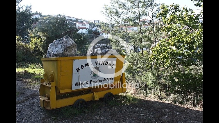 Moradia T3 para Venda em Aldeia de São Francisco de Assis