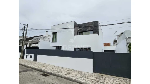 Moradia T4 para Venda em Quinta do Conde