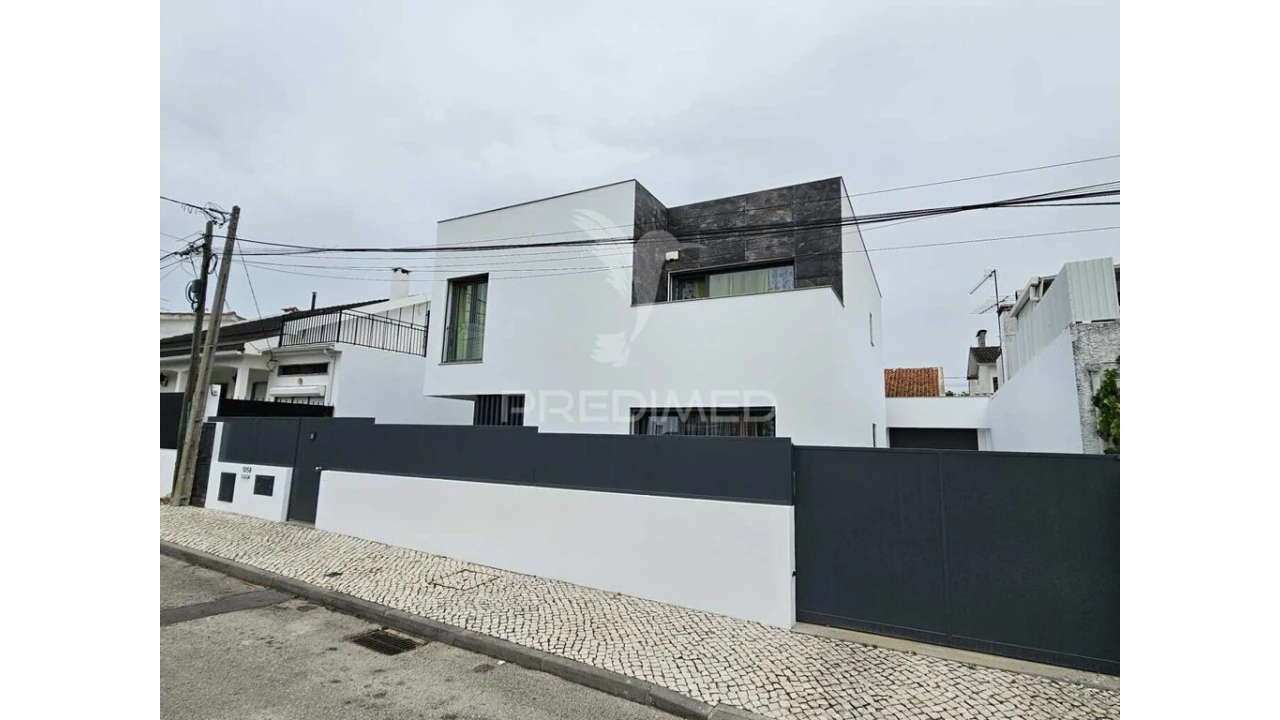 Moradia T4 para Venda em Quinta do Conde Foto 1