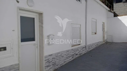 Moradia T9 para Venda em Ajuda