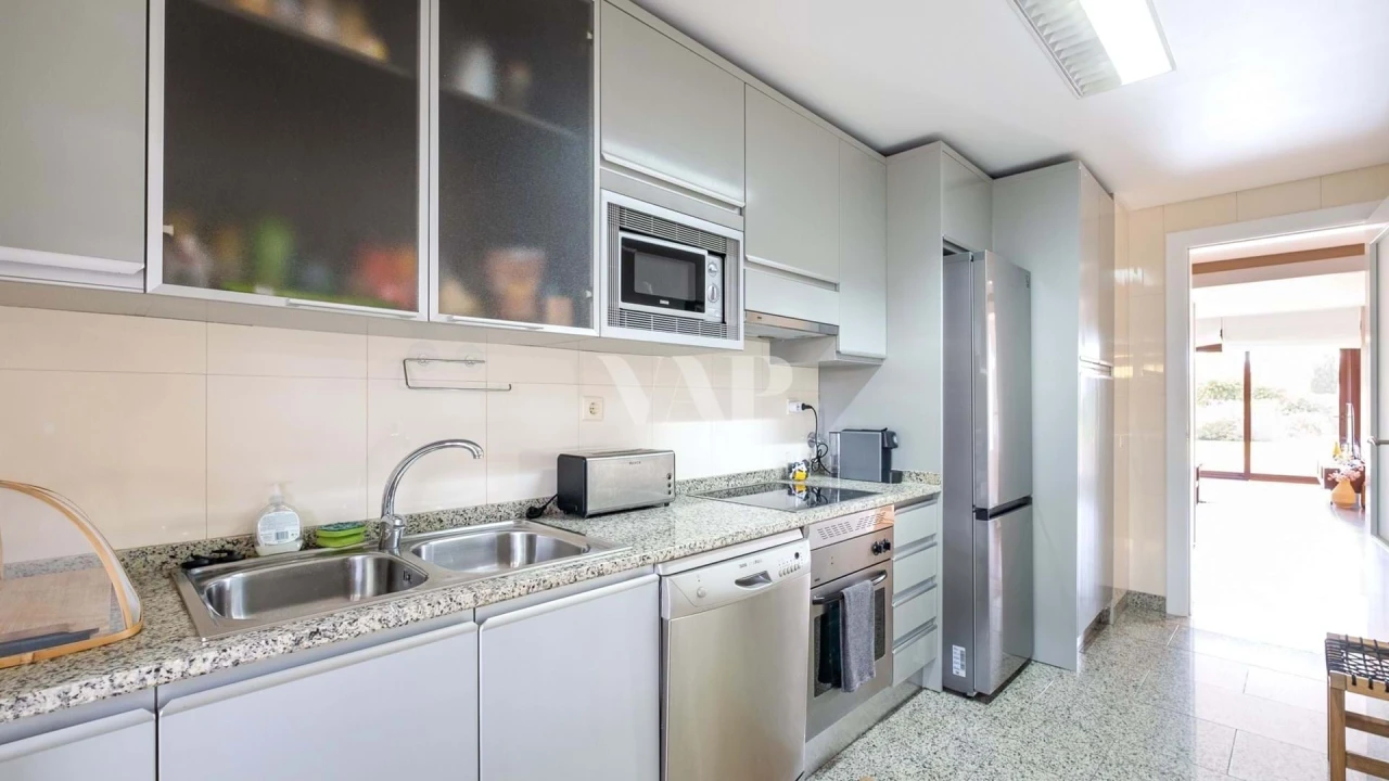 Apartamento T3 para Venda em Quarteira Foto 10