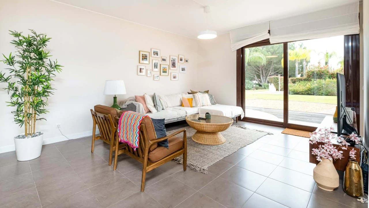 Apartamento T3 para Venda em Quarteira Foto 3