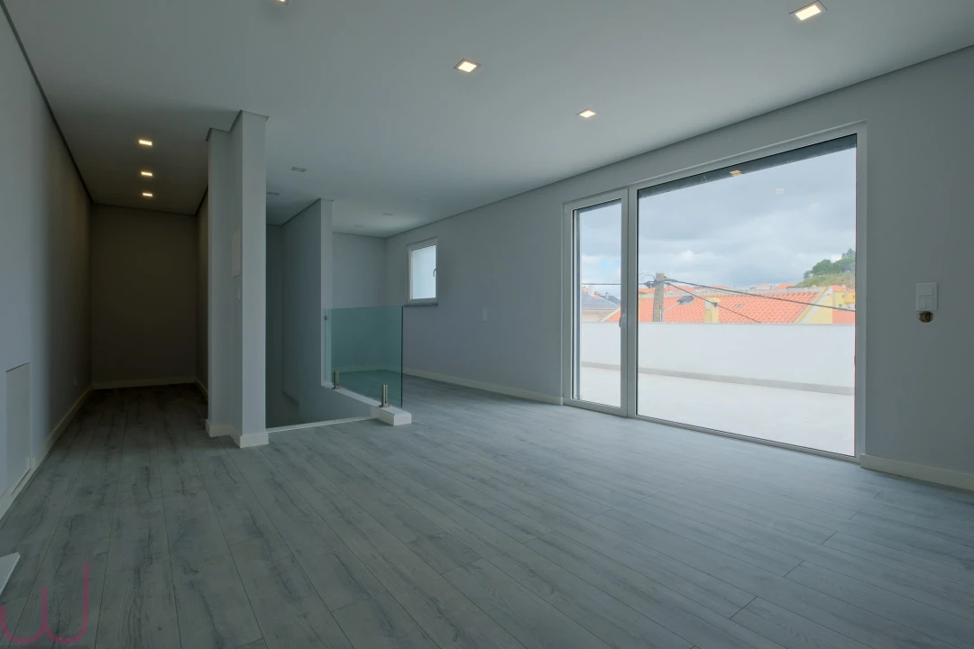 Moradia T3 para Venda em Pontinha e Famões Foto 23