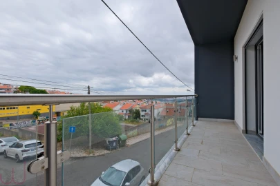 Moradia T3 para Venda em Pontinha e Famões