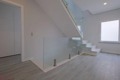 Moradia T3 para Venda em Pontinha e Famões