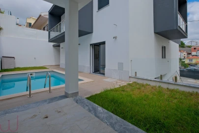 Moradia T3 para Venda em Pontinha e Famões