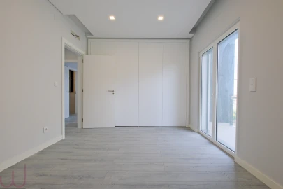 Moradia T3 para Venda em Pontinha e Famões