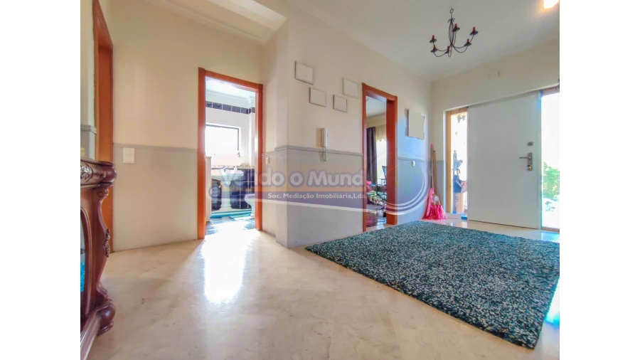 Moradia T3 para Venda em Póvoa de Santa Iria e Forte da Casa Foto 3