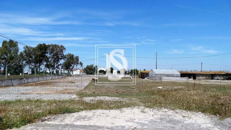 Terreno para Venda em Sarilhos Grandes