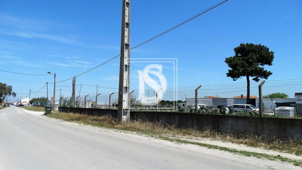 Terreno para Venda em Sarilhos Grandes Foto 2