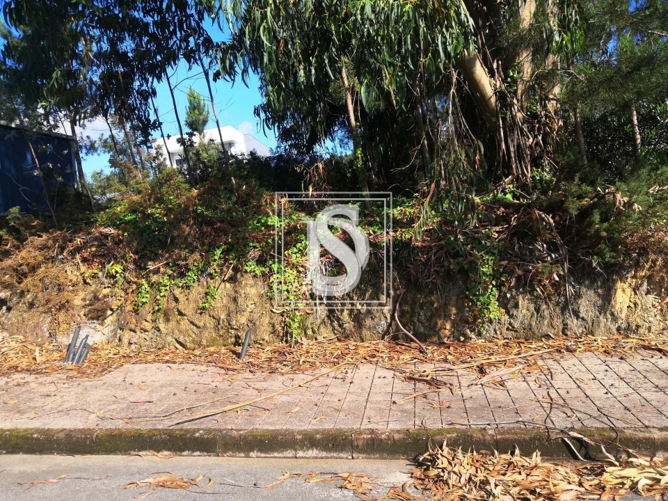 Terreno para Venda em Alfena Foto 1