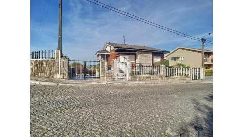 Moradia T3 para Venda em Aguas Santas