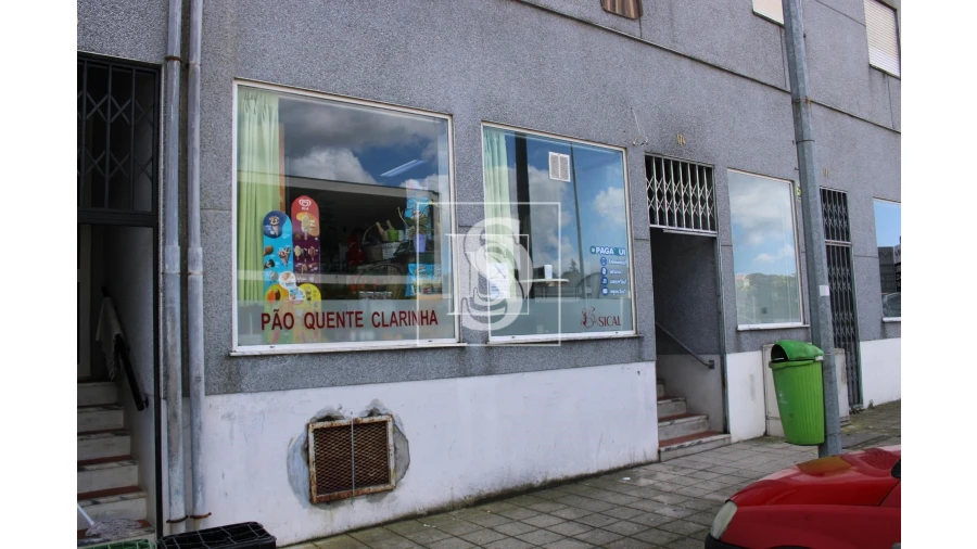 Negócio para Venda em Gondomar (São Cosme), Valbom e Jovim