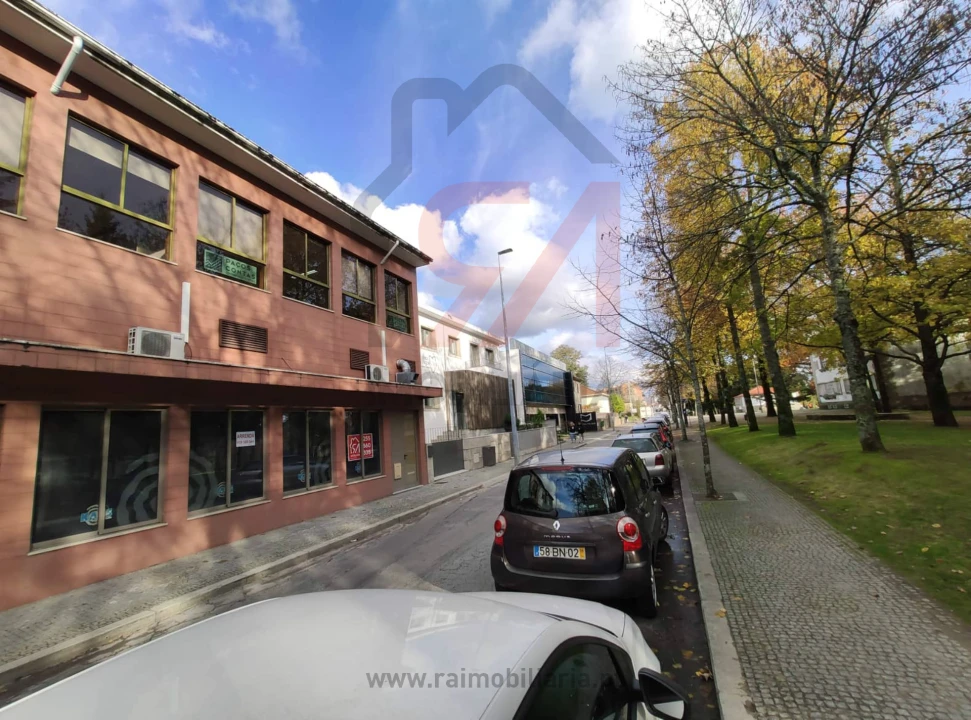 Escritório para Arrendamento em Paços de Ferreira Foto 3