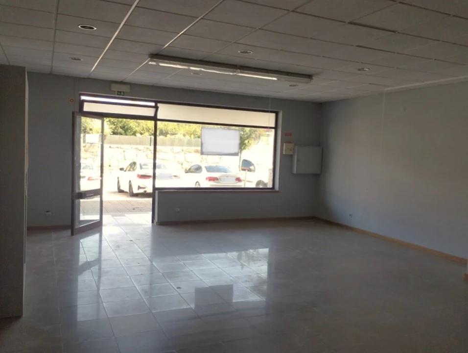 Loja para Venda em São Mamede de Infesta e Senhora da Hora Foto 6