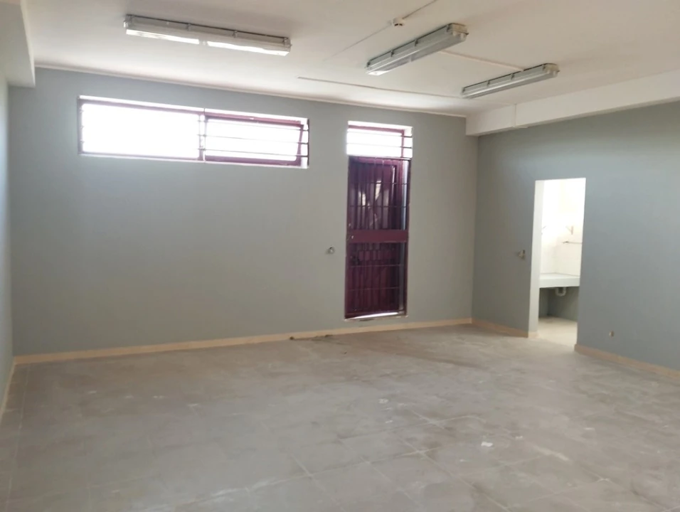 Loja para Venda em São Mamede de Infesta e Senhora da Hora Foto 11