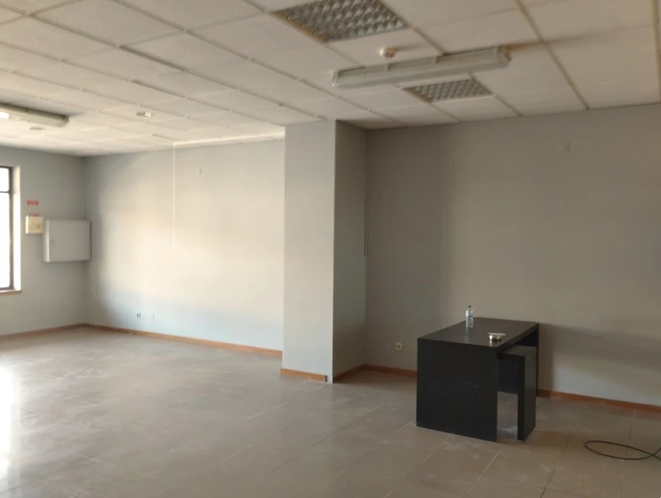 Loja para Venda em São Mamede de Infesta e Senhora da Hora Foto 5