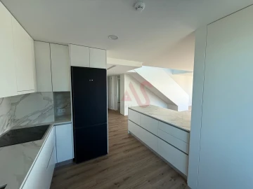 Apartamento T4 para Venda em Glória e Vera Cruz