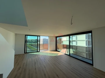 Apartamento T4 para Venda em Glória e Vera Cruz